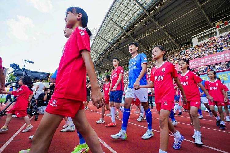 全民健身线上运动会再掀全民足球挑战新高潮 全民健身线上运动会再掀全民足球挑战新高潮