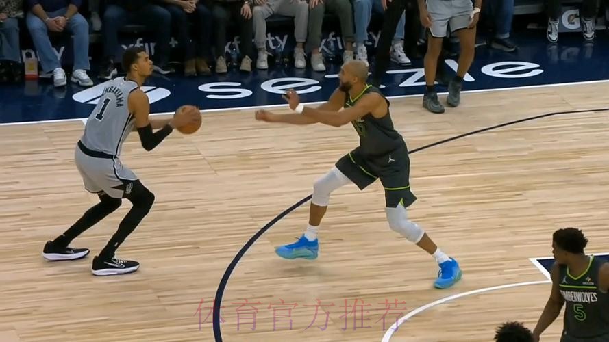 恶犯文班！戈贝尔全场4中1，得到2分14篮板3助攻1抢断1盖帽